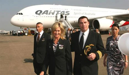 Джон Траволта прилетел подбодрить Qantas