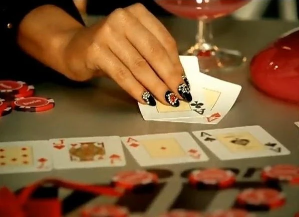 Женщины тоже играют в покер