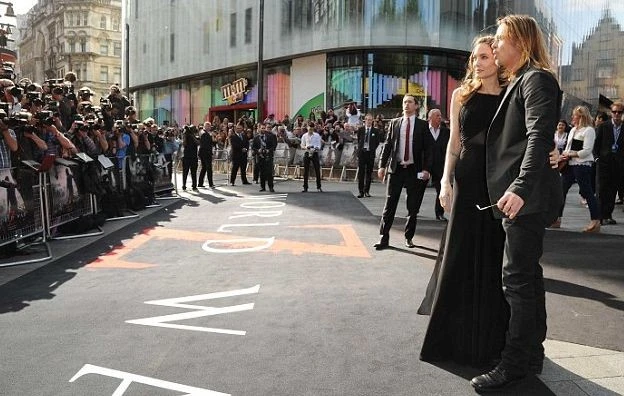 Анджелина Джоли пришла на премьеру Брэда Питта