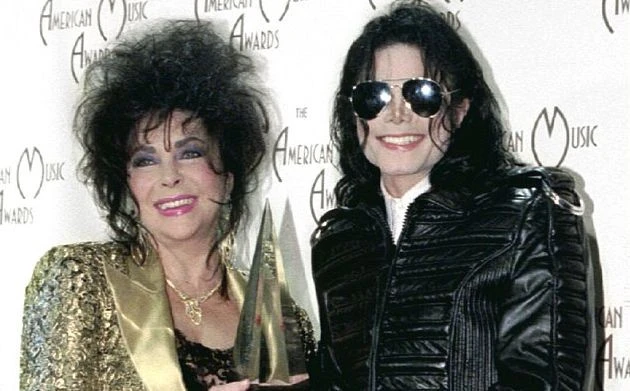 Forbes: мёртвый Майкл Джексон зарабатывает больше живых звёзд