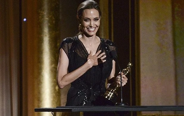 Анджелина Джоли получила почётный Оскар
