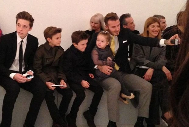 Муж и дети поддержали Викторию Бекхэм на Неделе моды в Нью-Йорке