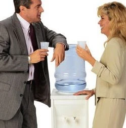 Чистая питьевая вода спасет офисного работника от профессиональных болезней