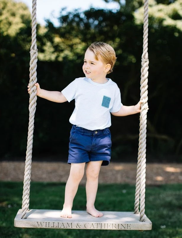 Принц Уильям и Кейт Миддлтон показали новые фотографии сына