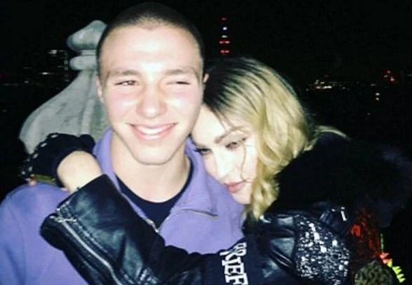 Сын Мадонны был арестован за хранение и употребление наркотиков