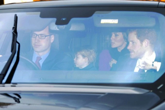Принц Уильям и Кейт Миддлтон отправились на праздничный ужин к королеве Елизавете II