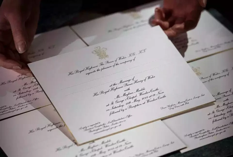 Приглашения на свадьбу принца Гарри и Меган Маркл: что в них странного, и чем они отличаются от других королевских приглашений