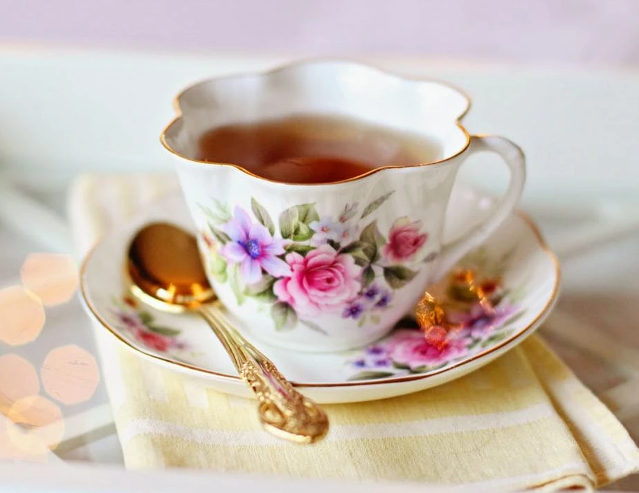 Всего 2 чашки чая помогают бороться со стрессом и улучшают сон