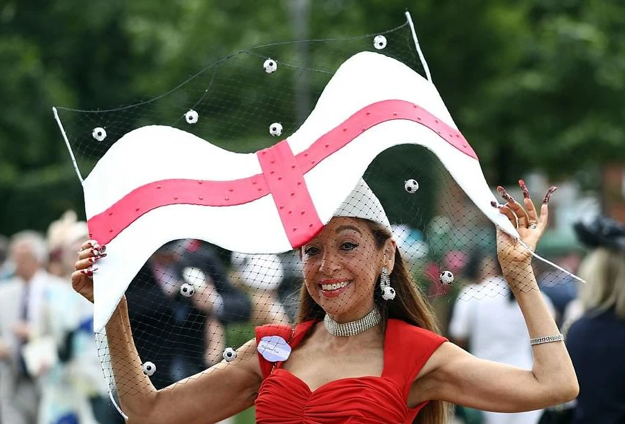 Безумные шляпки аристократок на Royal Ascot