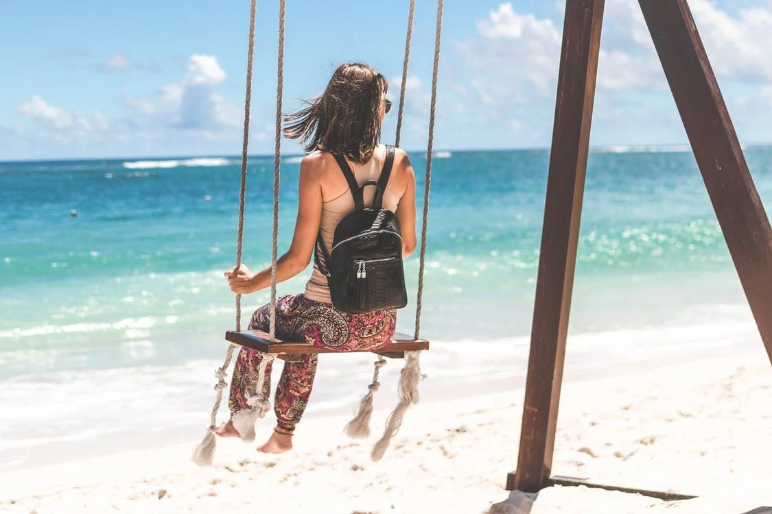 Пляжная сумочка: выбираем удобный аксессуар для летнего отдыха