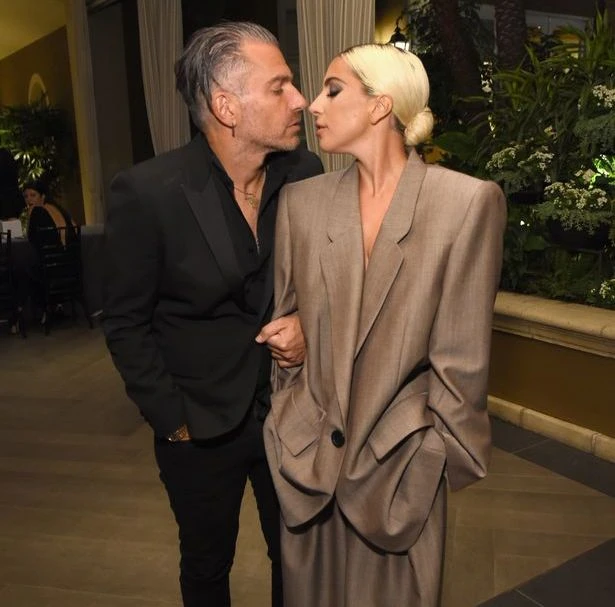 Расставания слух: Леди Гага и Кристиан Карино расстались