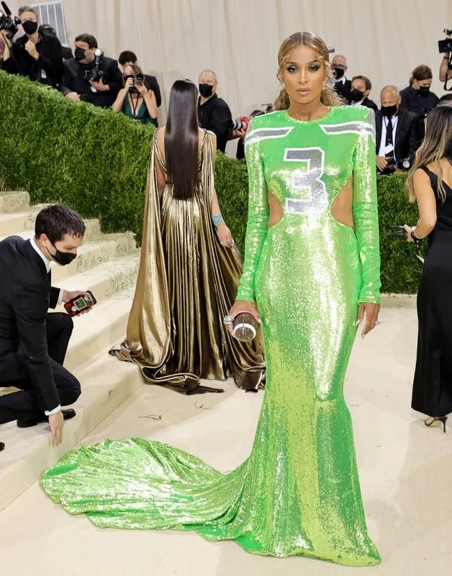 Лучшие наряды Met Gala 2021