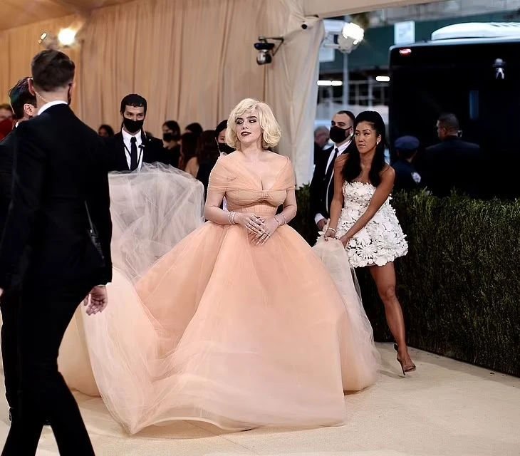 Лучшие наряды Met Gala 2021