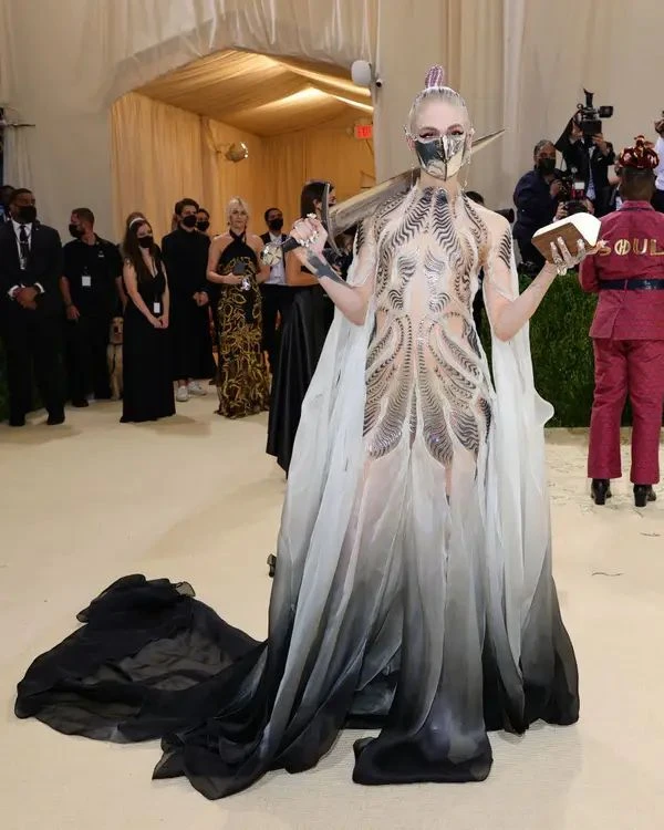 Лучшие наряды Met Gala 2021