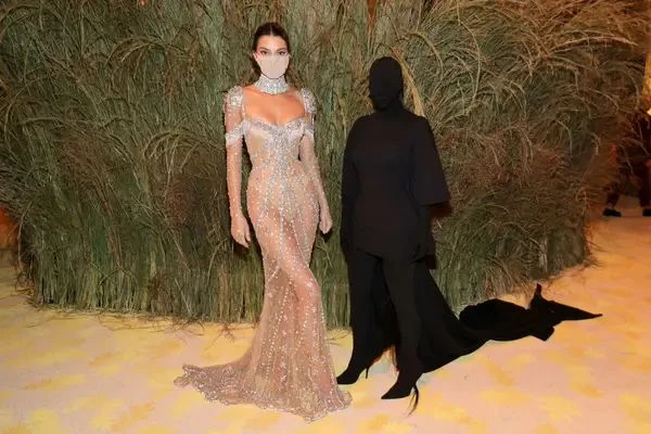 Худшие наряды Met Gala 2021