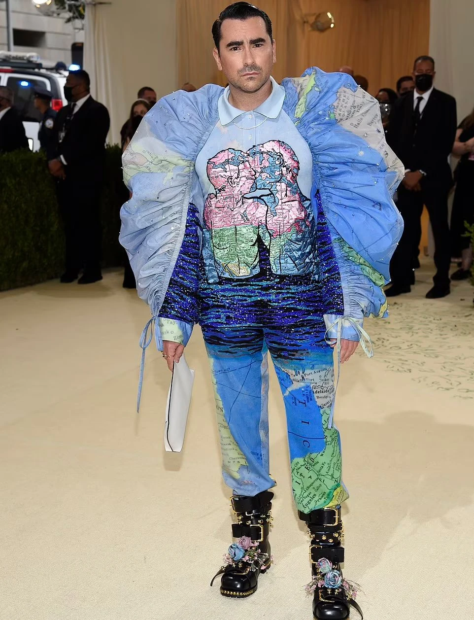 Худшие наряды Met Gala 2021