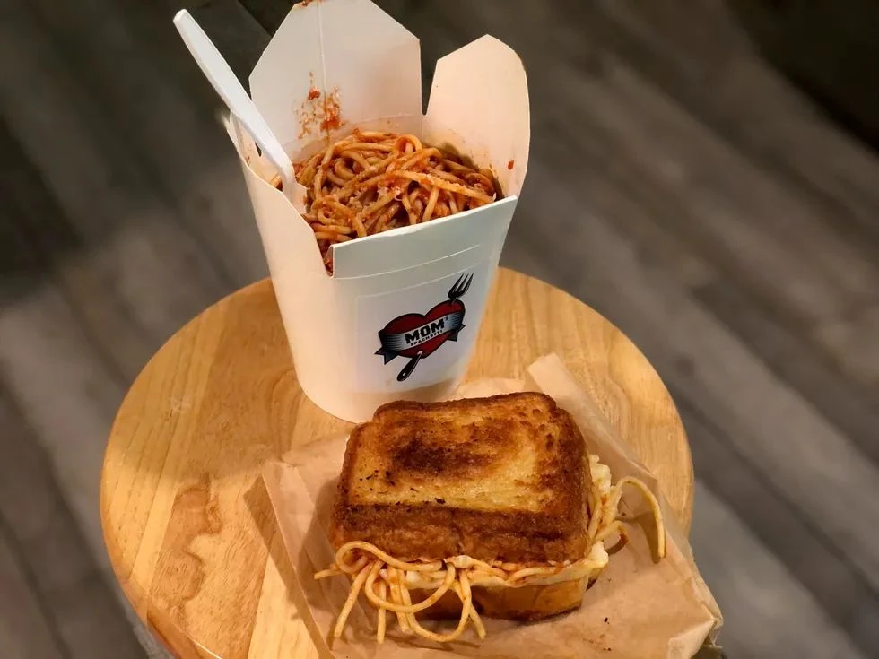 Как сделать сэндвич со спагетти - любимую еду Эминема
