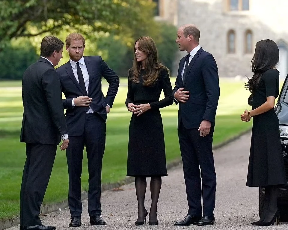 Кейт Миддлтон призналась, что прогулка с принцем Гарри и Меган Маркл была одной из самых трудных