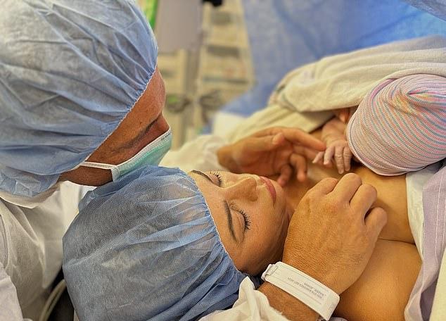 Дженна Деван родила третьего ребенка на прошлой неделе.