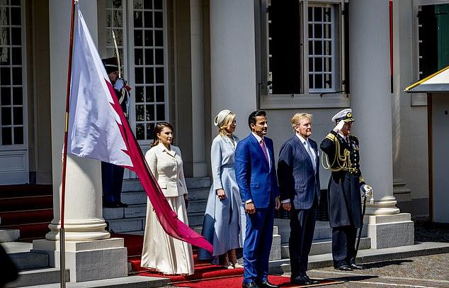 Королевская пара Нидерландов провела обед и прием в честь эмира и его жены по случаю начала официального визита в страну