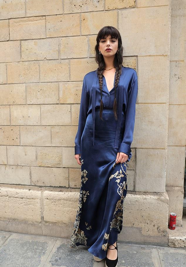 Дочь-двойник Моники Белуччи Дева Кассель поразила всех на показе Christian Dior в рамках Парижской недели моды