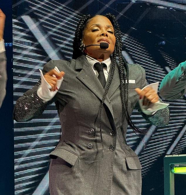 58-летняя певица Rhythm Nation в настоящее время находится в своем долгожданном туре Together Again, в рамках которого она посетит 35 городов, прежде чем он закончится в Финиксе 30 июля