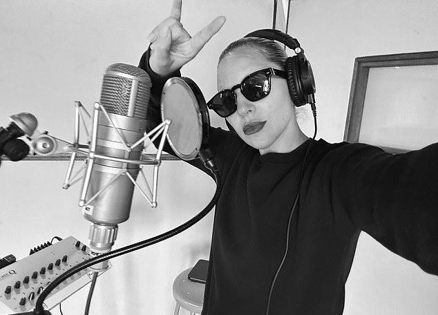 Леди Гага подтвердила работу над новой музыкой