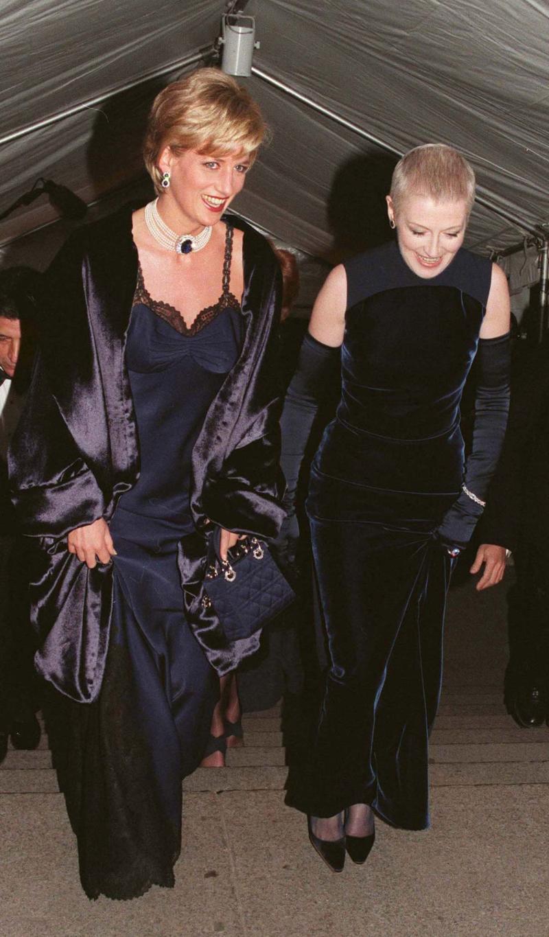 Принцесса Диана на Met Gala в 1996 году.