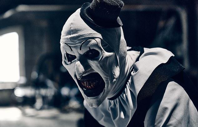 Он сказал: «Terrifier 3 был независимым малобюджетным фильмом… Я никогда не ожидал, что это произойдет в моей жизни, я потрясен и благодарен за все»