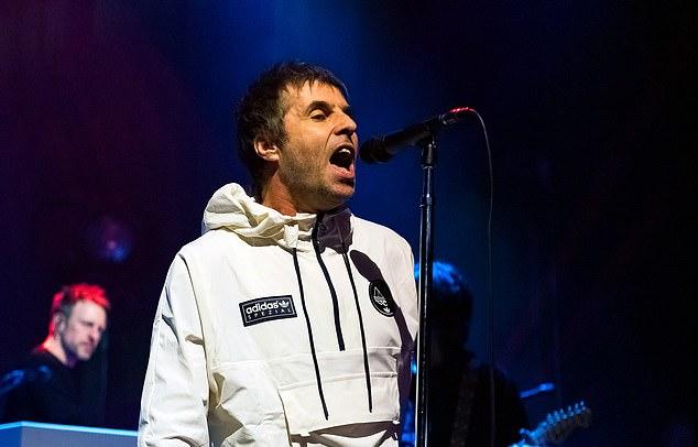 Лиам Галлахер дал главную подсказку о составе Oasis на следующее лето, "подтвердив", кто возвращается к гитаре