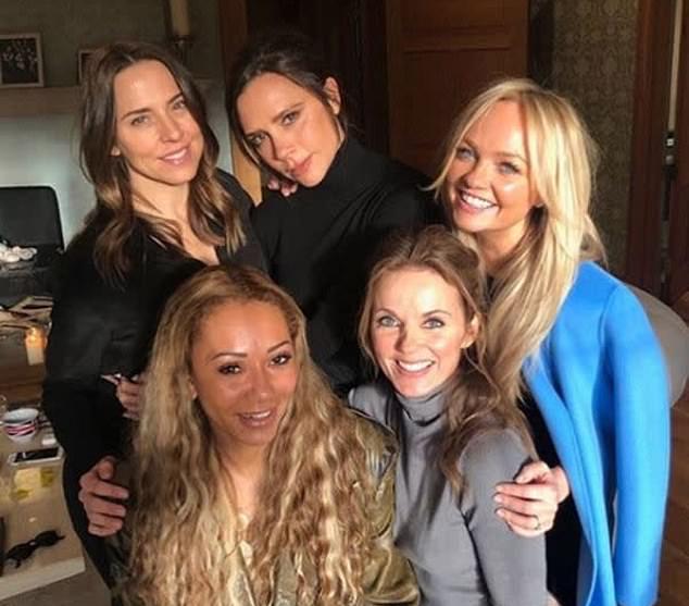 Она вместе с Викторией, Джеммой, Мелани и Эммой создала Spice Girls, но не была уверена, осмелятся ли кто-то из них участвовать в шоу.