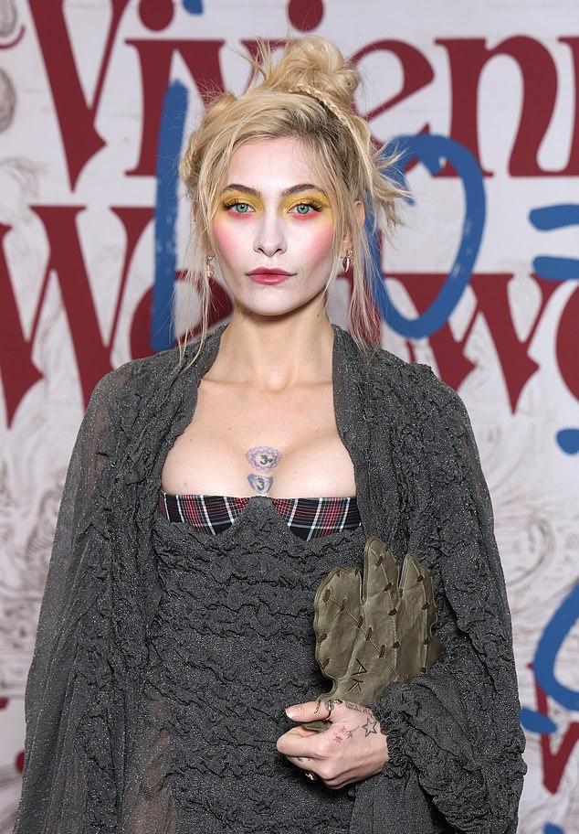 Пэрис Джексон покорила всех смелым образом на показе Vivienne Westwood